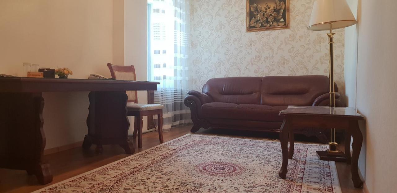 אסטנה Altyn-Adam Hotel מראה חיצוני תמונה